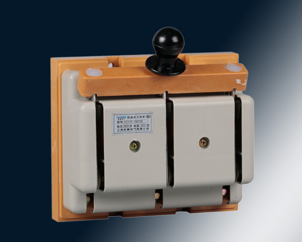 HD系列單投刀開(kāi)關(guān)、HS系列雙投刀開(kāi)關(guān)適用于交流50Hz、額定電壓400V、直流220V，額定電流至1500A的成套配電裝置中，用作手動(dòng)不頻繁接通與分?jǐn)嘟恢绷麟姟?>
											HD、HS開(kāi)啟式刀開(kāi)關(guān)</a>
										</div>
										 
										<div   id=